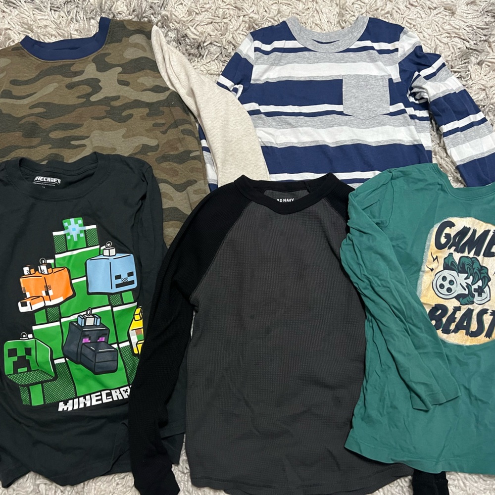 Boys size 10 long sleeve Kids Graphic T-Shirt